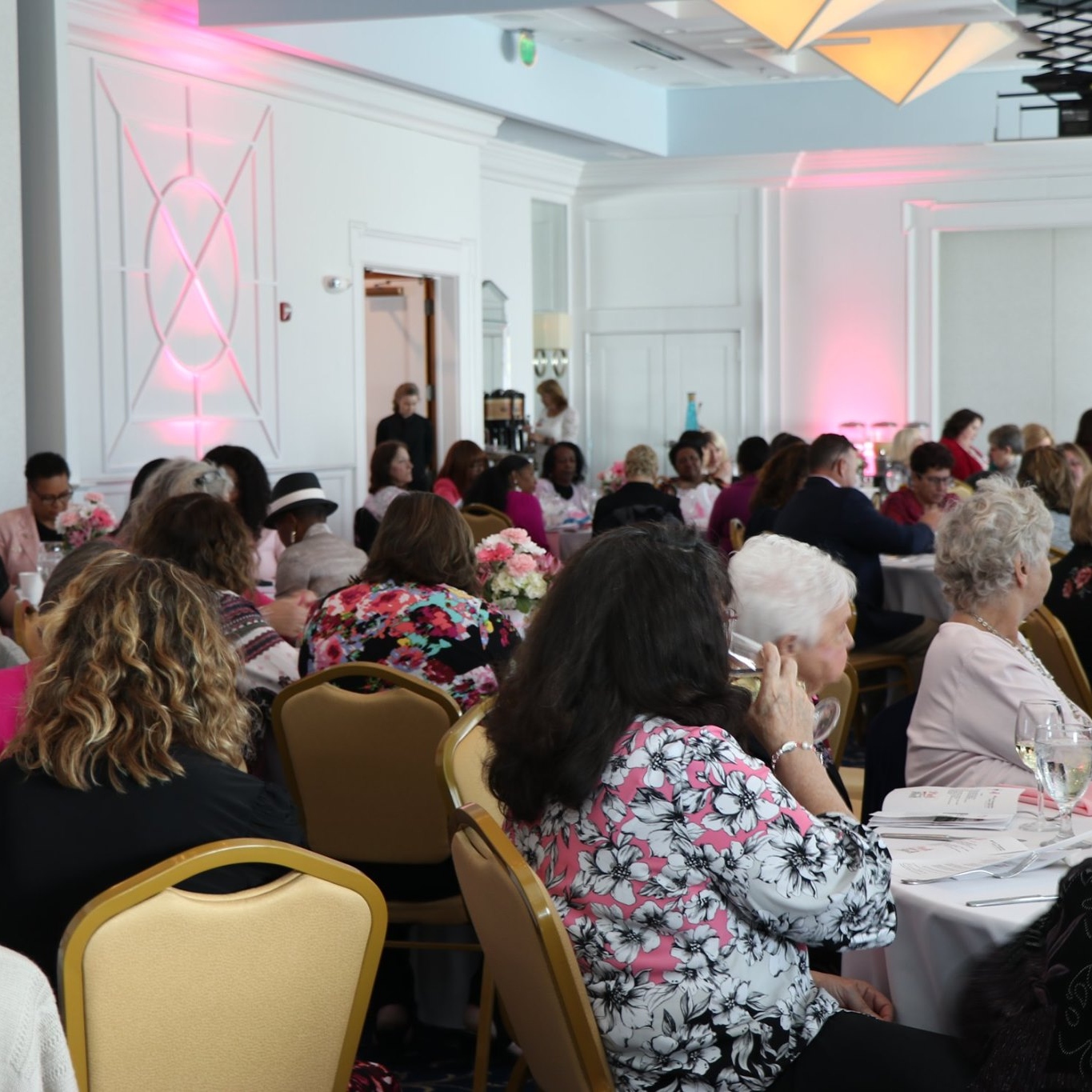Members of WID Mid-Atlantic meeting for Appreciation night